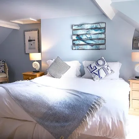 3 Bed Coastal Stay, Scoresby * Whitby